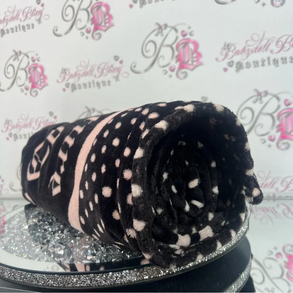 Juicy Couture blanket polka dot logo Black and Pink Plush Throw